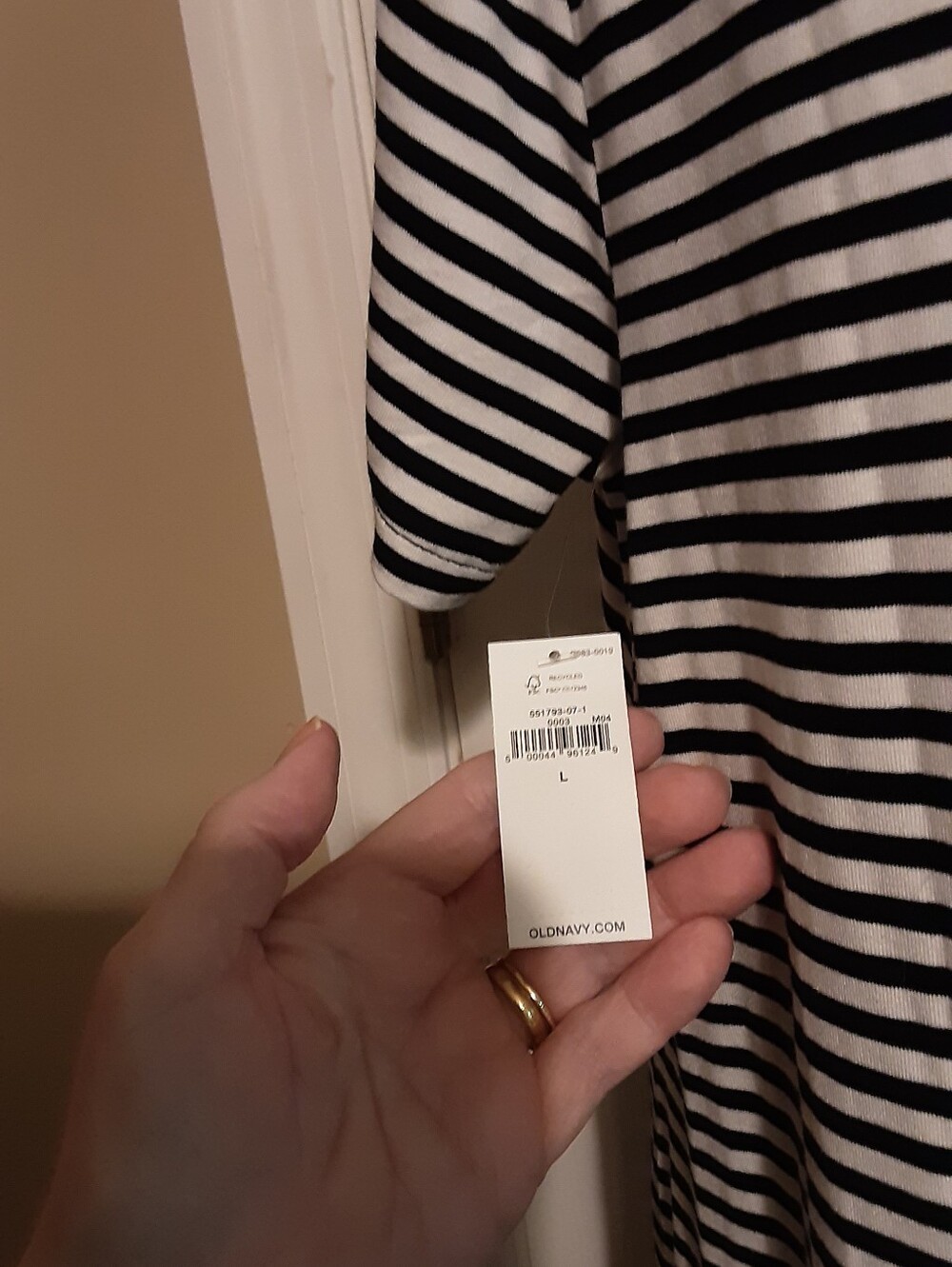 Old Navy Black & White Striped Short Sleeve Tee Dress - Picture 4 of 7